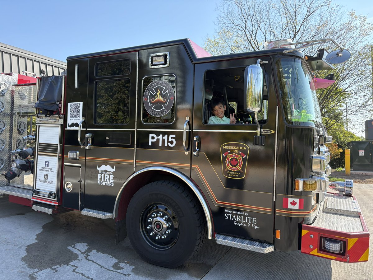 💙 It’s #Movember 💙
This month raising awareness for men’s health; from mental well-being to prostate and testicular cancer. This month I dedicate my walks to my day who passed away from Prostate Cancer two years ago 🕊️ <a href="/MississaugaFES/">Mississauga Fire</a>
