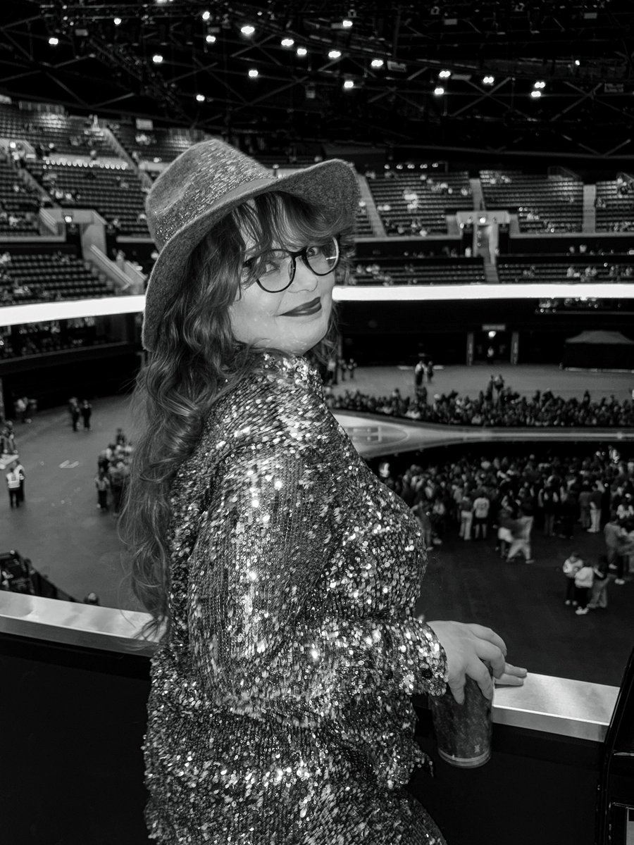 RobzRocking's tweet image. Fun couple of nights out this past week; Miss Saigon press night in Edinburgh, Benson Boone &amp;amp; Halloween with HAIM 🤩