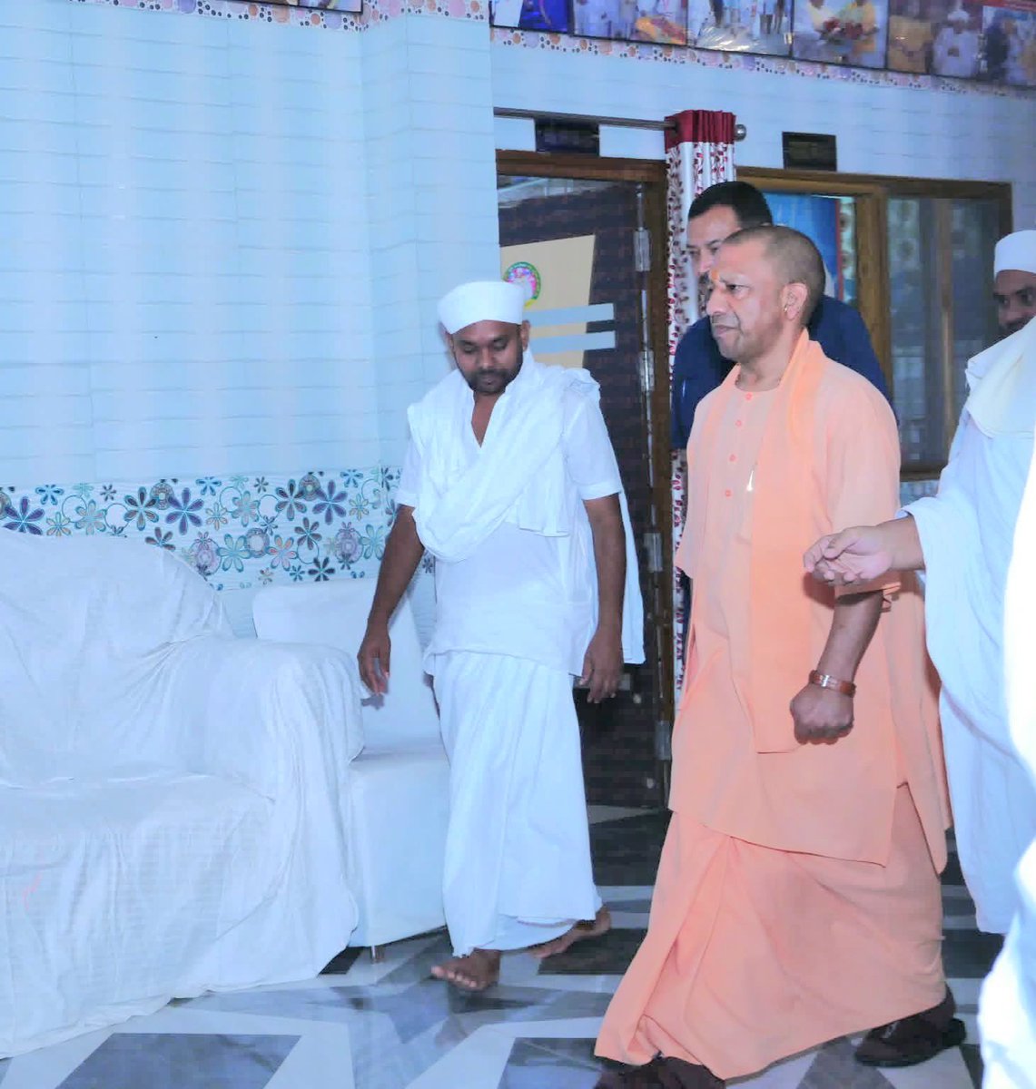 आदरणीय श्री योगी आदित्य नाथ मुख्यमंत्री उत्तरप्रदेश गत दिवस आश्रम आगमन हुआ उनका जीवन बहुत प्रेणना दाई है उत्तर प्रदेश का सौभाग्य है जी इस तरह विजनरी मुख्यमंत्री मिला....
<a href="/myogiadityanath/">Yogi Adityanath</a> <a href="/myogioffice/">Yogi Adityanath Office</a>