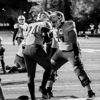 Can’t believe I have to play without these guys next year. 
Thank you Seniors, won’t be the same without you guys.
#hailspartans
<a href="/RogerBaconFB/">Roger Bacon Football</a>