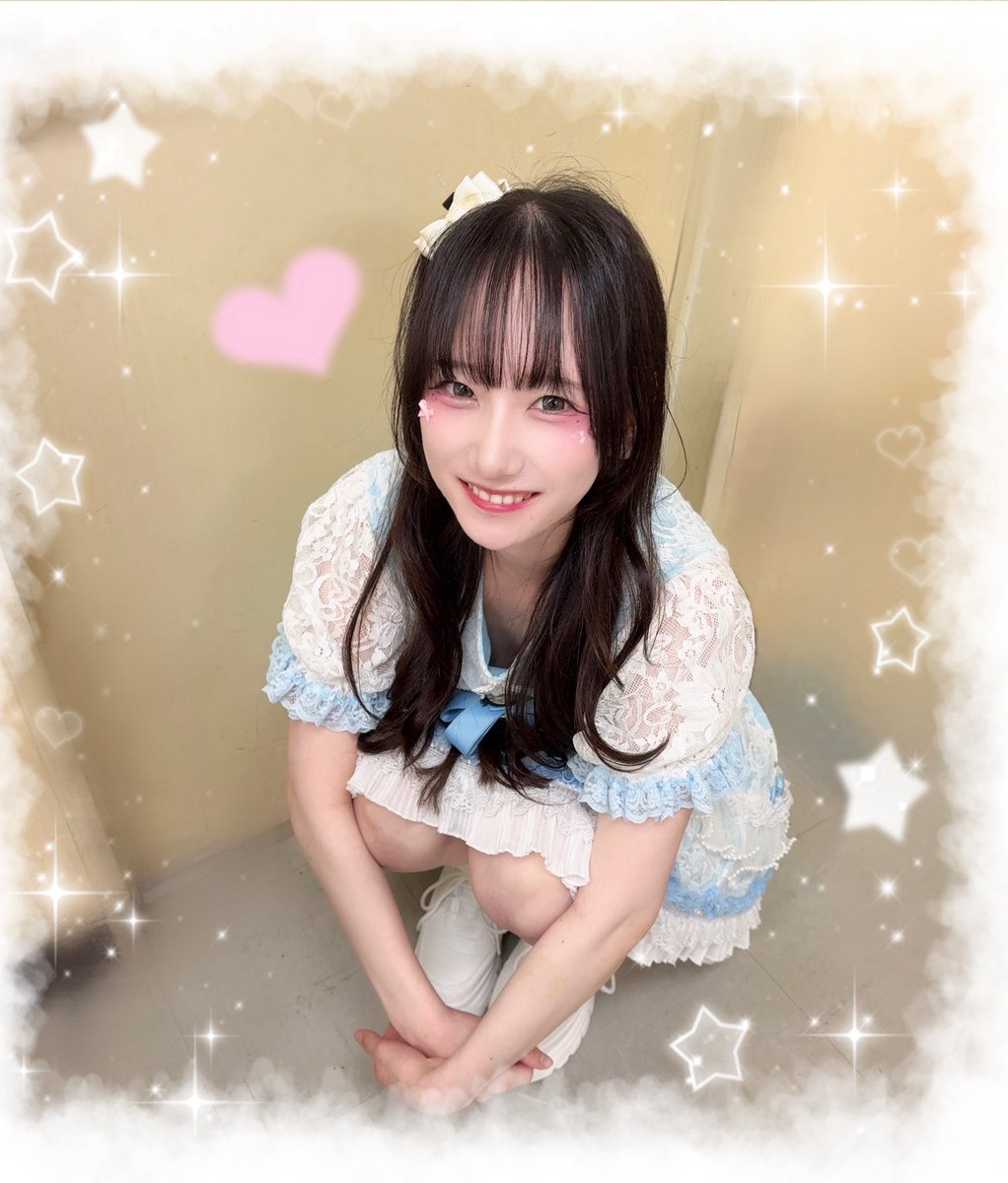 まだ、ぶきっちょでステージ上では引き攣ってしまうから、うゆスマイルをお届け💌
お話ししながらチェキメッセージ書くと誤字るし、レスに夢中になってフォーメーション忘れたりしちゃううゆだけど、これからもよろしくね💓
みんな優しくてうゆは幸せ♡