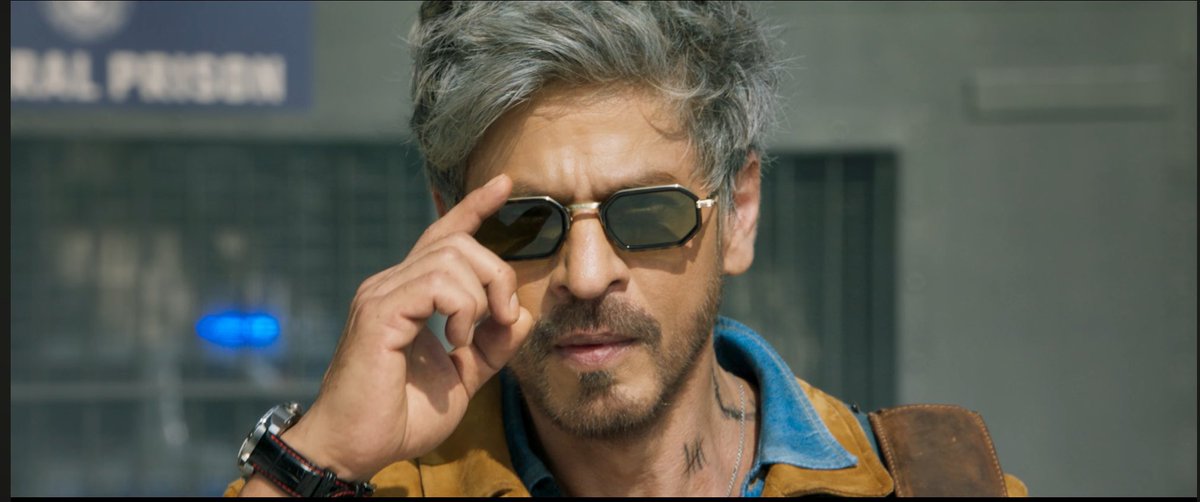 amith198402's tweet photo. Pure Fans stuff king saab @iamsrk  thanku for the birthday gift https://t.co/Gw90PdMTgL