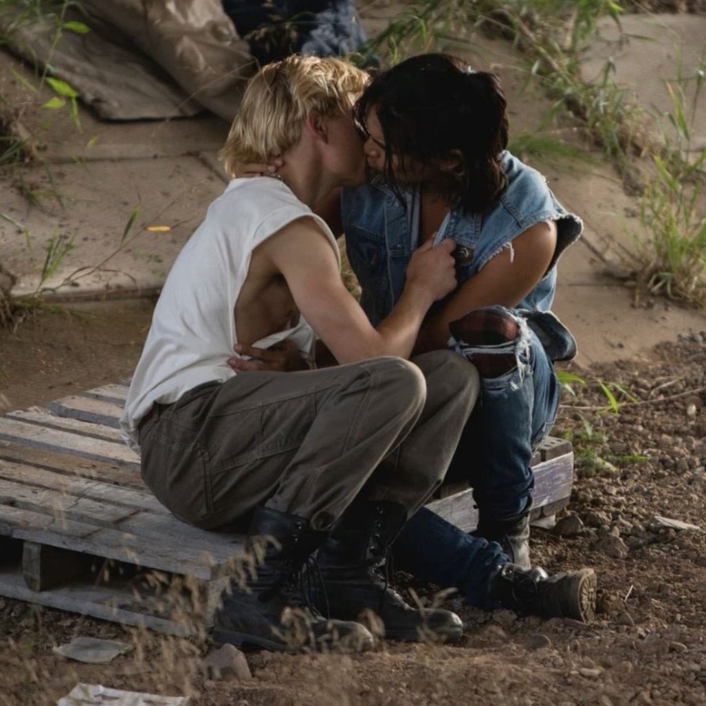 kajebill's tweet image. #ThinkingThinking