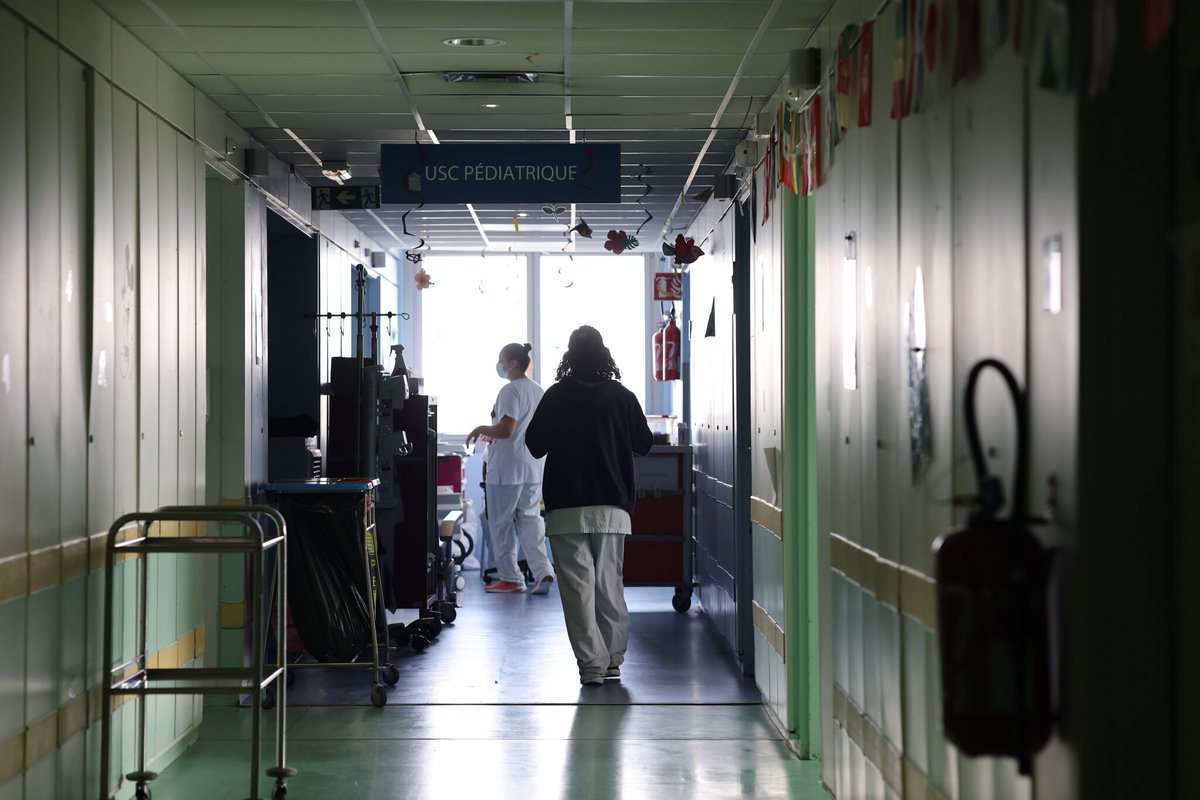 le_Parisien's tweet photo. Bondy : l’infirmier accusé d’avoir violé une patiente de 15 ans à l’hôpital Jean-Verdier remis en liberté
➡️ https://t.co/xgfB7fqSz8 https://t.co/kThZAq0bir