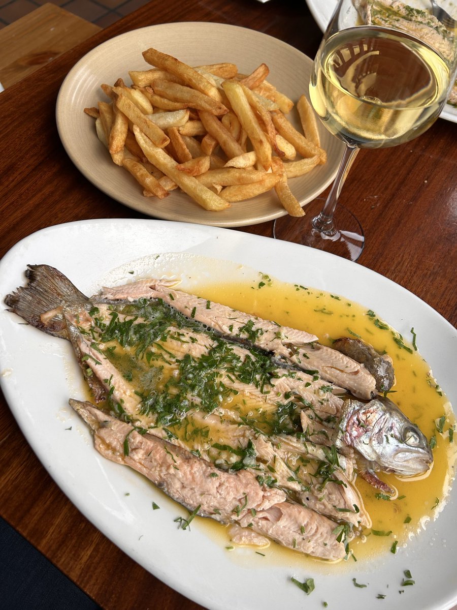 CHRISTINA VONIATIS tweet media