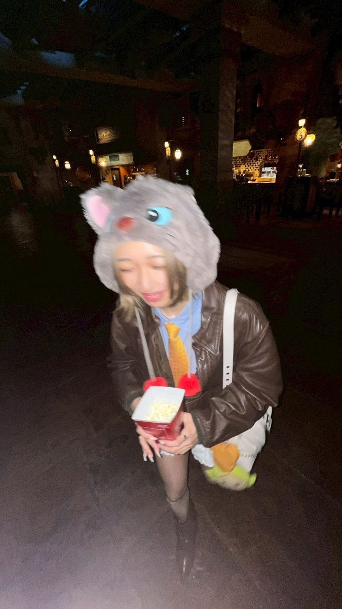 基本写真ブレブレか半目のひとです。
最後の遠足ディズニーたのしかった、、、
高校生終わっちゃうう、、（ ;  ; ）