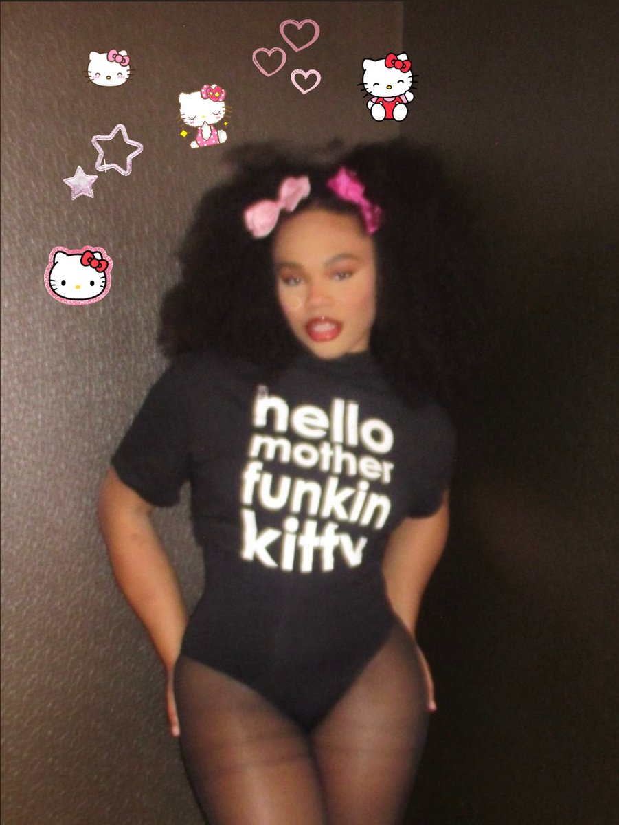 thekennedywill's tweet photo. Halloween.. Hello Kitty 🎀 #Halloween https://t.co/6Y4p5GLMBN
