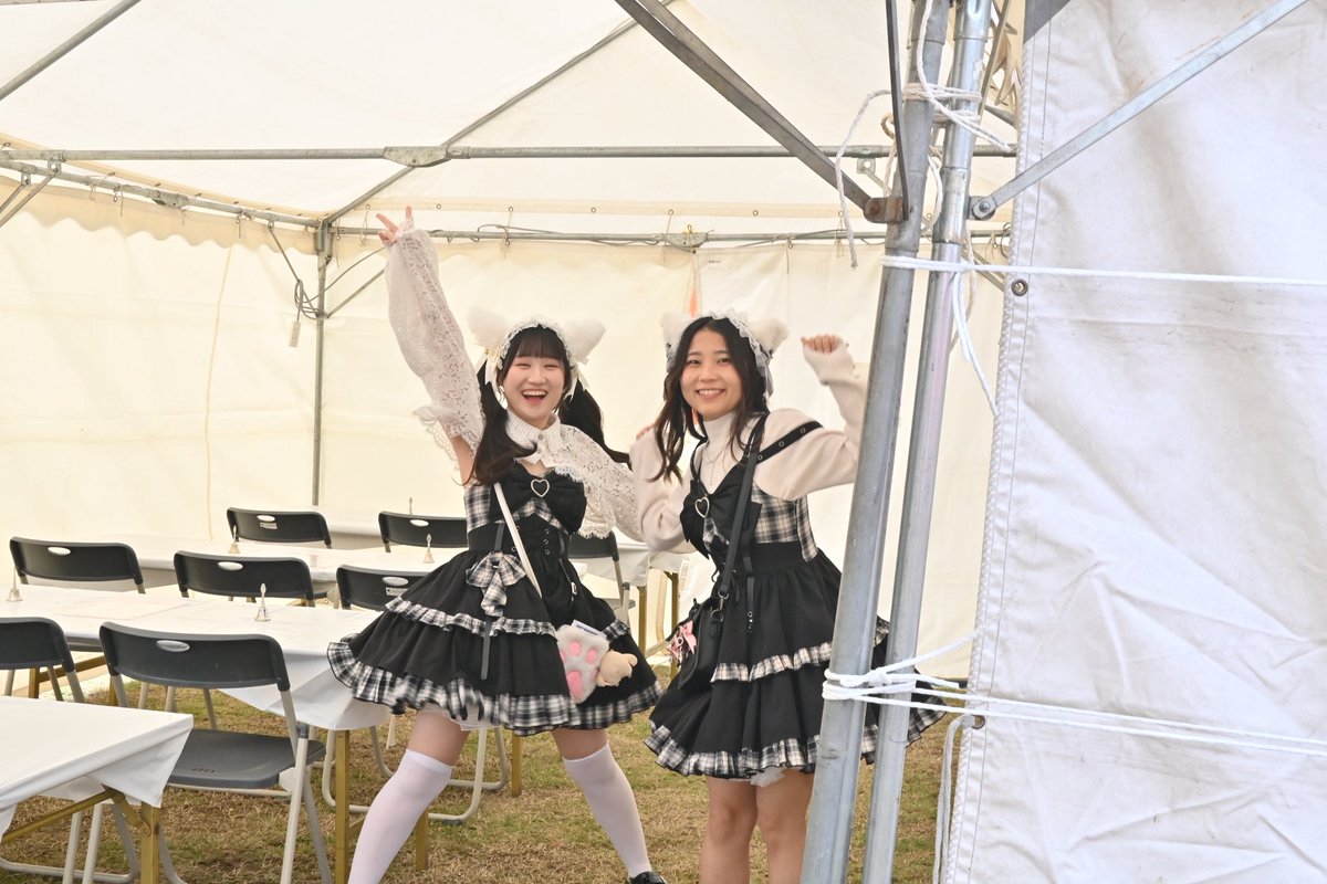 famgroup_cafe's tweet photo. 🎀本日開催🎀
『なにわ区民まつり』にて✨
るい@RUI_kum &amp; ねむ @harapecoNemuchi 
が出張メイドカフェとして
お給仕してきました〜!!☕️💞

お給仕はいつもと違ってドキドキ💓
ご帰宅して下さったご主人様お嬢様
本当にありがとうございました🥰

#なにわ区民まつり #Fam日和 
 #コンカフェ大阪 https://t.co/bFByryZzSJ