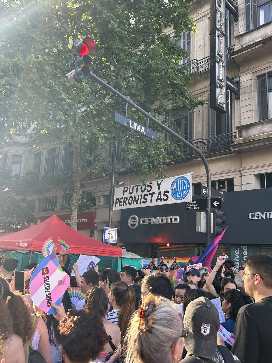 tuteinnc's tweet image. putos, peronistas y amantes del pastel de papa