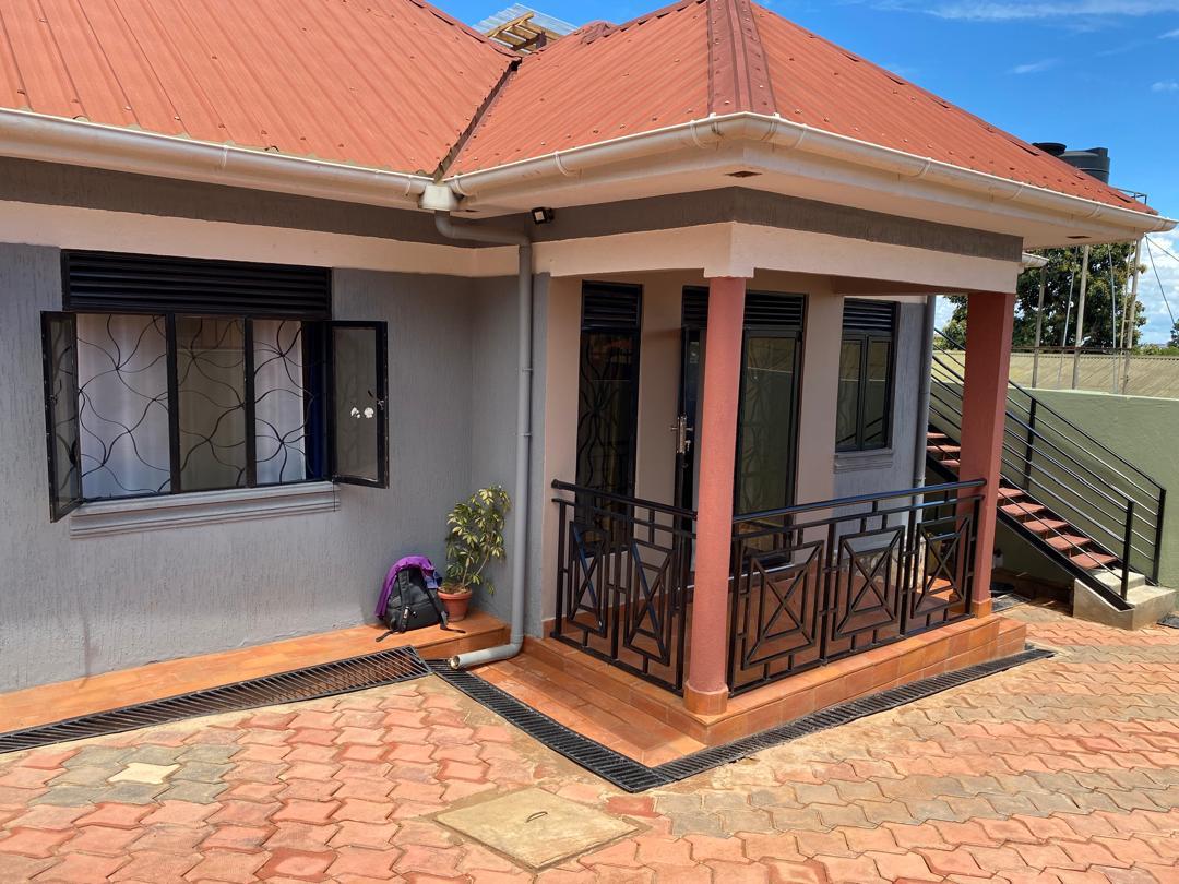 gibb_bruno's tweet photo. I know of a beautiful standalone bnb in Mbuya that these boys of mine will bathe in sometime in December 

But before then ,let me share it with yall https://t.co/XJI1Q7k7rn