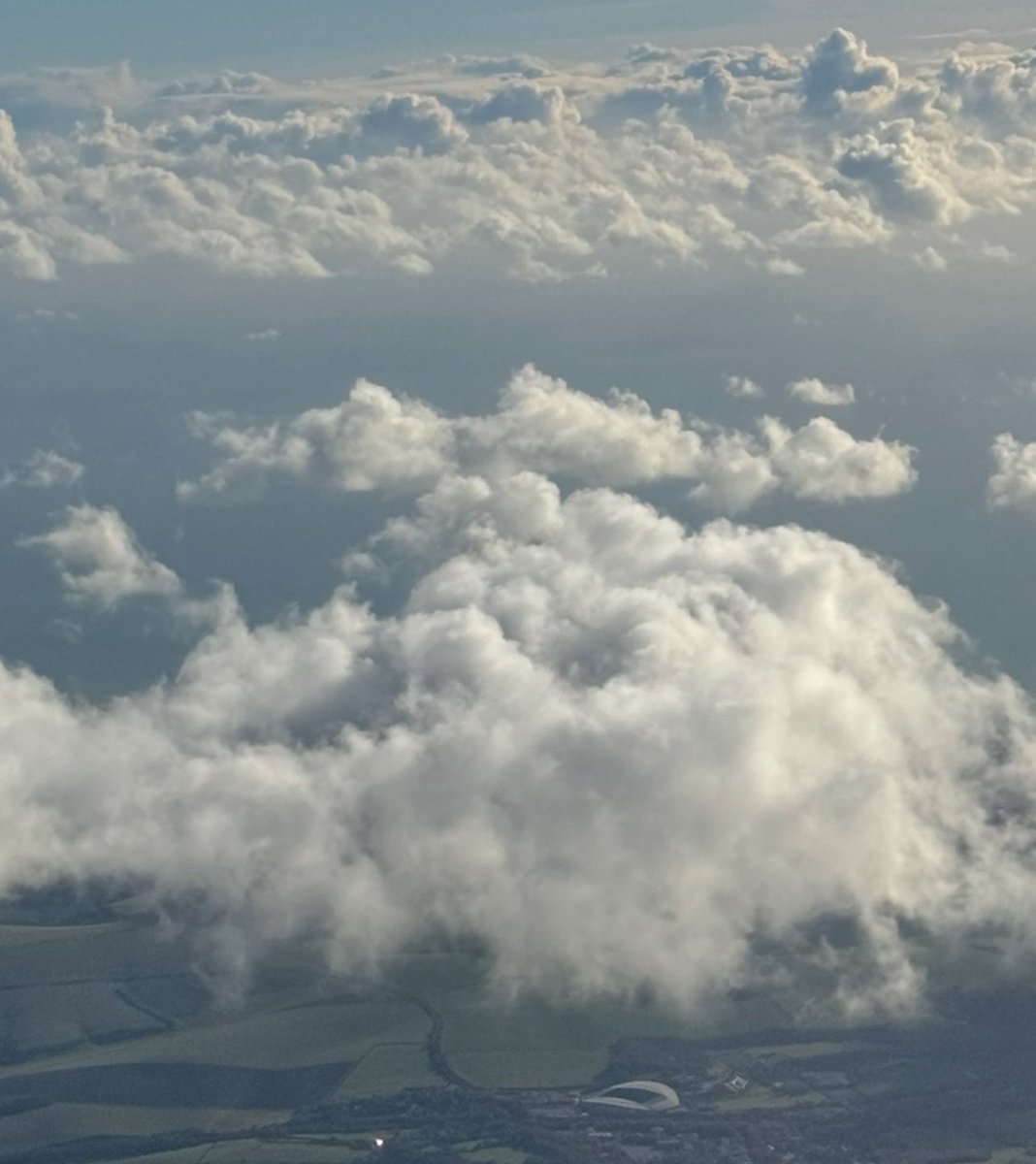 DavidBurton1971's tweet image. No matter how old you get, that buzz never fades….

Spot a football stadium from the air and suddenly you’re 10 years old again — boots, mud, dreams and all. ⚽️✈️💛💙

#FootballLife #GameWeLove