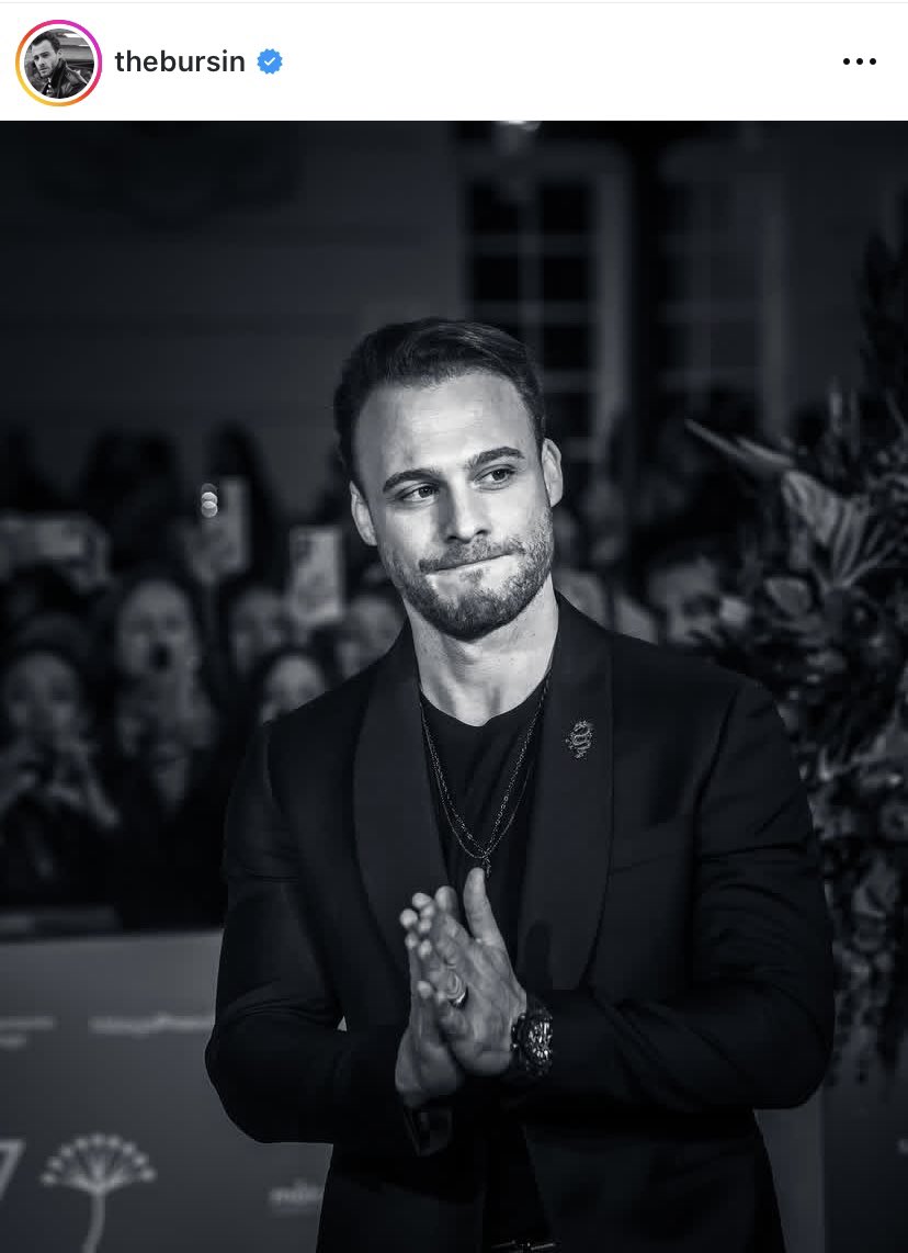 _tarafsizmuzik's tweet image. Ülkemizde devamlı her alanda kadınları eleştiriyoruz. Giyiminden, oyunculuğuna, sesinden, söylemine kadar. Peki Kerem Bürsin, Barış Arduç, Burak Yörük ve İlhan Şen’in mimik bile yapamadığı berbat oyunculukları ile milyonlar kazandıklarını neden konuşmuyoruz?