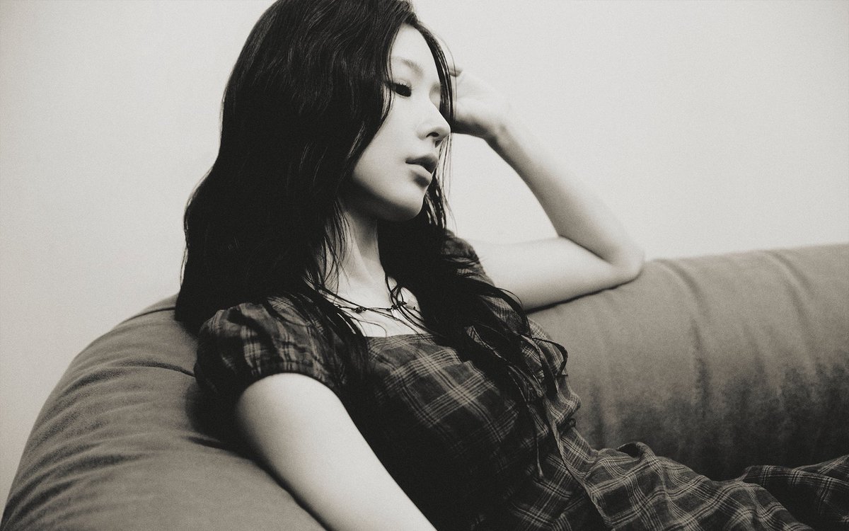 official_i_dle's tweet image. 미연 (MIYEON) 'Say My Name' Concept Image

2nd Mini Album [MY, Lover]
Pre-Save miyeon.lnk.to/MY_Lover

🩵 2025.11.03. 6PM (KST)

#아이들 #idle
#미연 #MIYEON
#MY_Lover
#Say_My_Name