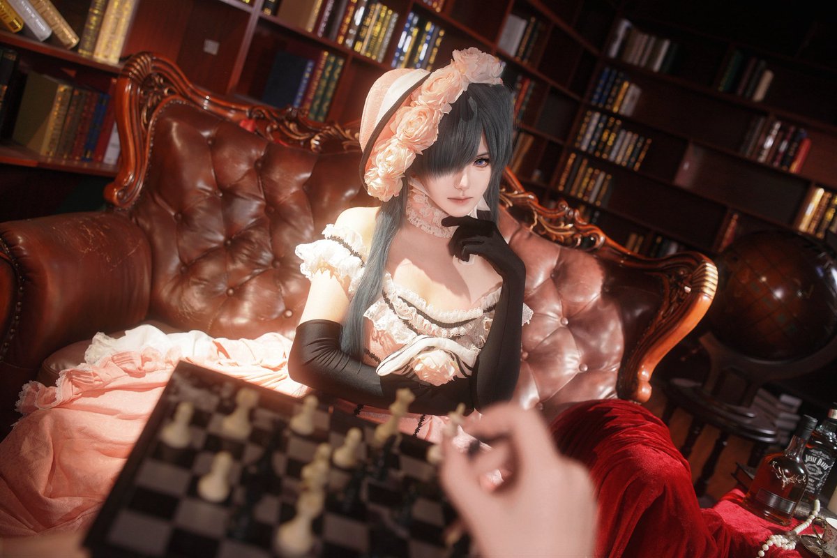limi0515's tweet photo. 知更鸟 #黒執事 #BlackButler https://t.co/NdDbR87UiE