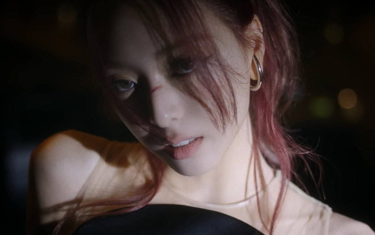 baselfol's tweet image. hi ada yang mau ngobrol di dm dengan maknae itzy?