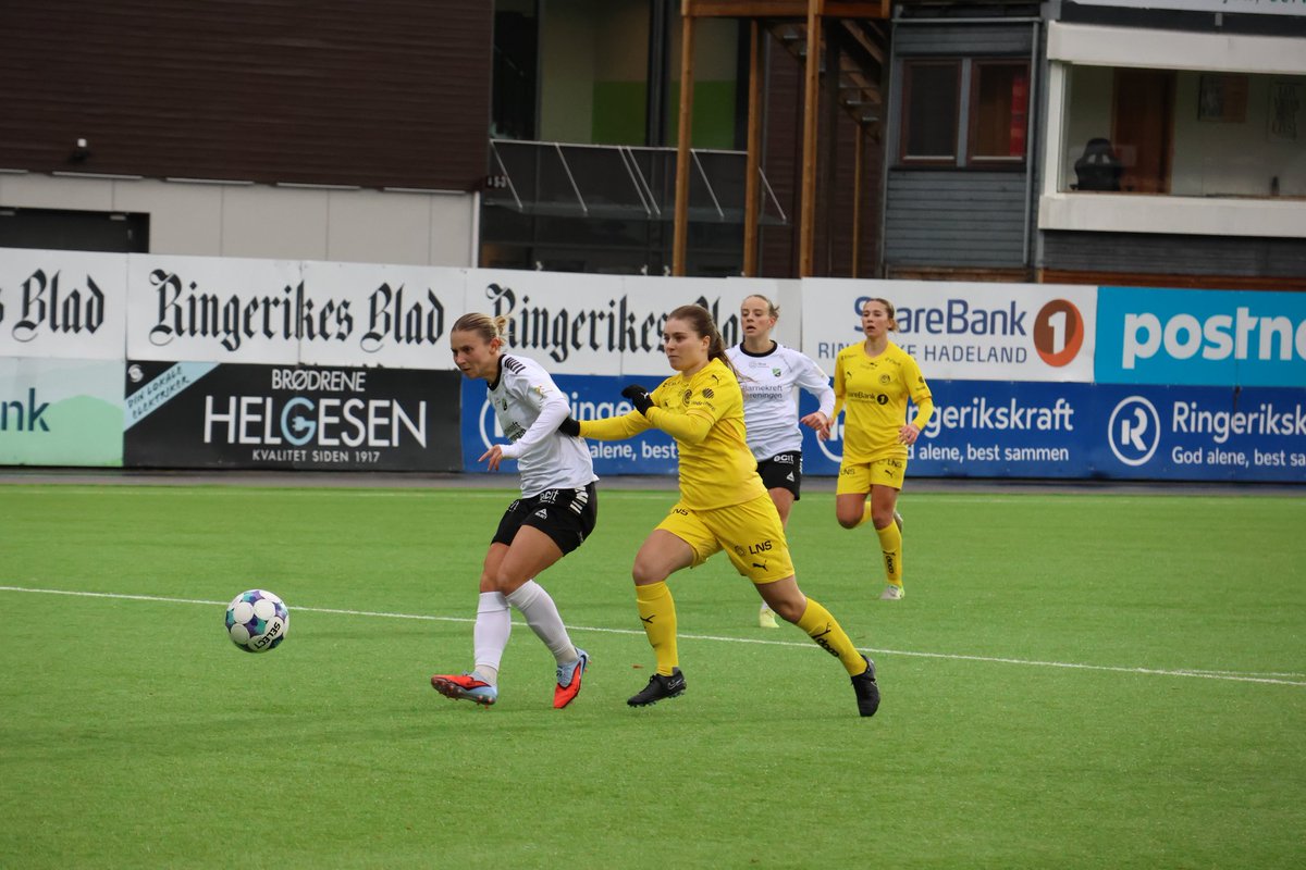 HonefossBK's tweet image. honefossbk.no/a-lag-kvinner/…
Hønefoss BK sikret Toppseriespill også i 2026
For en kamp på AKA Arena! Våre damer leverte en underholdende fotballettermiddag da de slo Bodø/Glimt 3–2, og med det sikret seg plass i Toppserien også neste sesong – vår andre på øverste nivå.
#VierHBK