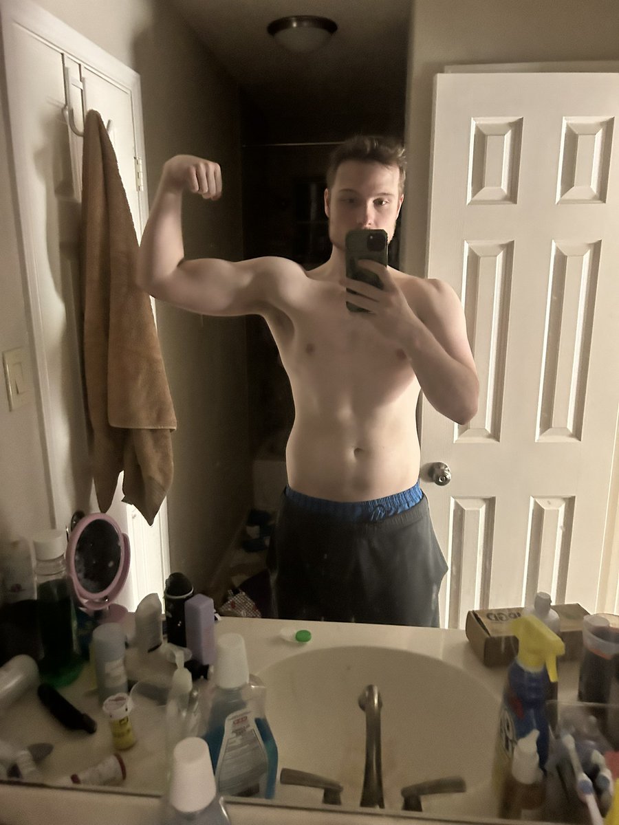 KeithHardonXXX's tweet photo. praying to keep up the work 🙏🏻🥰 #onlyfans #bwc #bleached #qoh #bull #fitness https://t.co/hy9kylX7sO