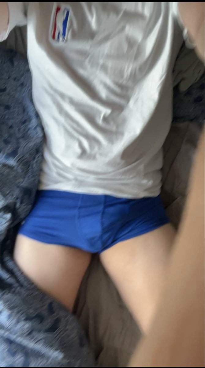 xhbyhzzkv's tweet photo. lie next to me ;) https://t.co/GO9AS1MDbM