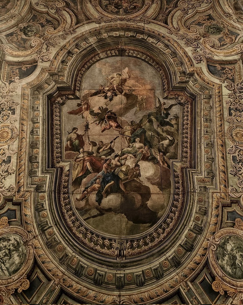 mirelander's tweet photo. Margravial Opera House (Bayreuth, Germany 🇩🇪)

#MarkgräflichesOpernhaus #TravelGermany #HiddenGem #BaroqueTheatre https://t.co/K9pqE7YJHc