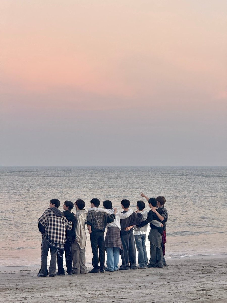 [📢 MAMA 2025 ]  

Another day ZEROSE! Drop the template below! 🌹
🎯 +500 replies
🎯 +1.5K retweets

#ZEROBASEONE will forever be our  #2025MAMAVOTE 

STEPS:
1. Account must be public
2. Must post only once per account
3. RT this tweet and replies below 🔁 
4. DON'T SPAM🚫