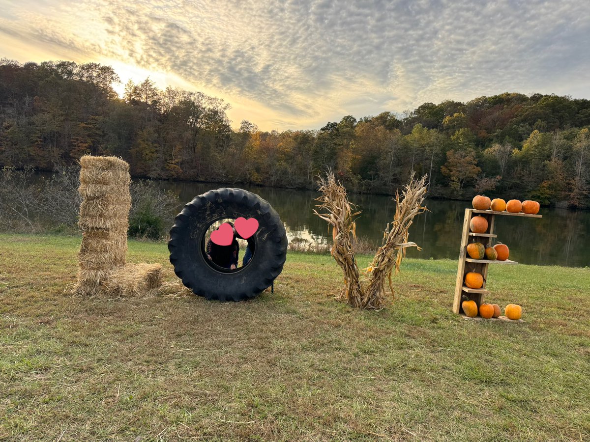 SamFlo16's tweet image. Pumpkin patch was amazing!!!