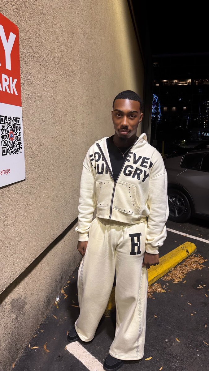 MJTHAFLYEST's tweet photo. i be looking so mf good😫#mlm https://t.co/55pHOWzBjv