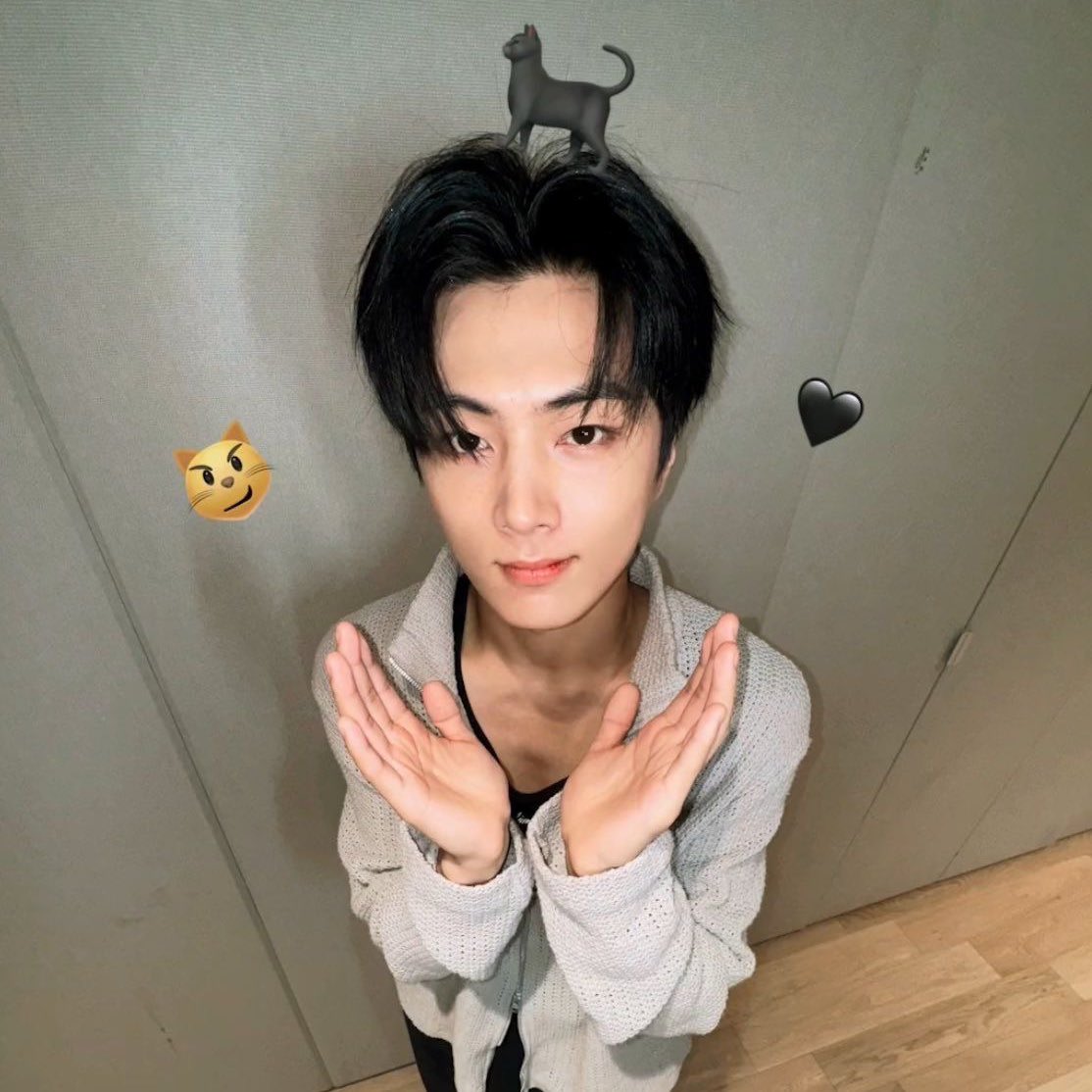 blueourluv's tweet photo. hi i’m nisfa>.<

looking for engene moots pls help rt/like🙌🏻

^she/her, 🇮🇩/asian
^especially enhypen, cortis stan is also fine

like and ill follow u first🥰

#mootshunt #kpop https://t.co/zK7h2Se3ql