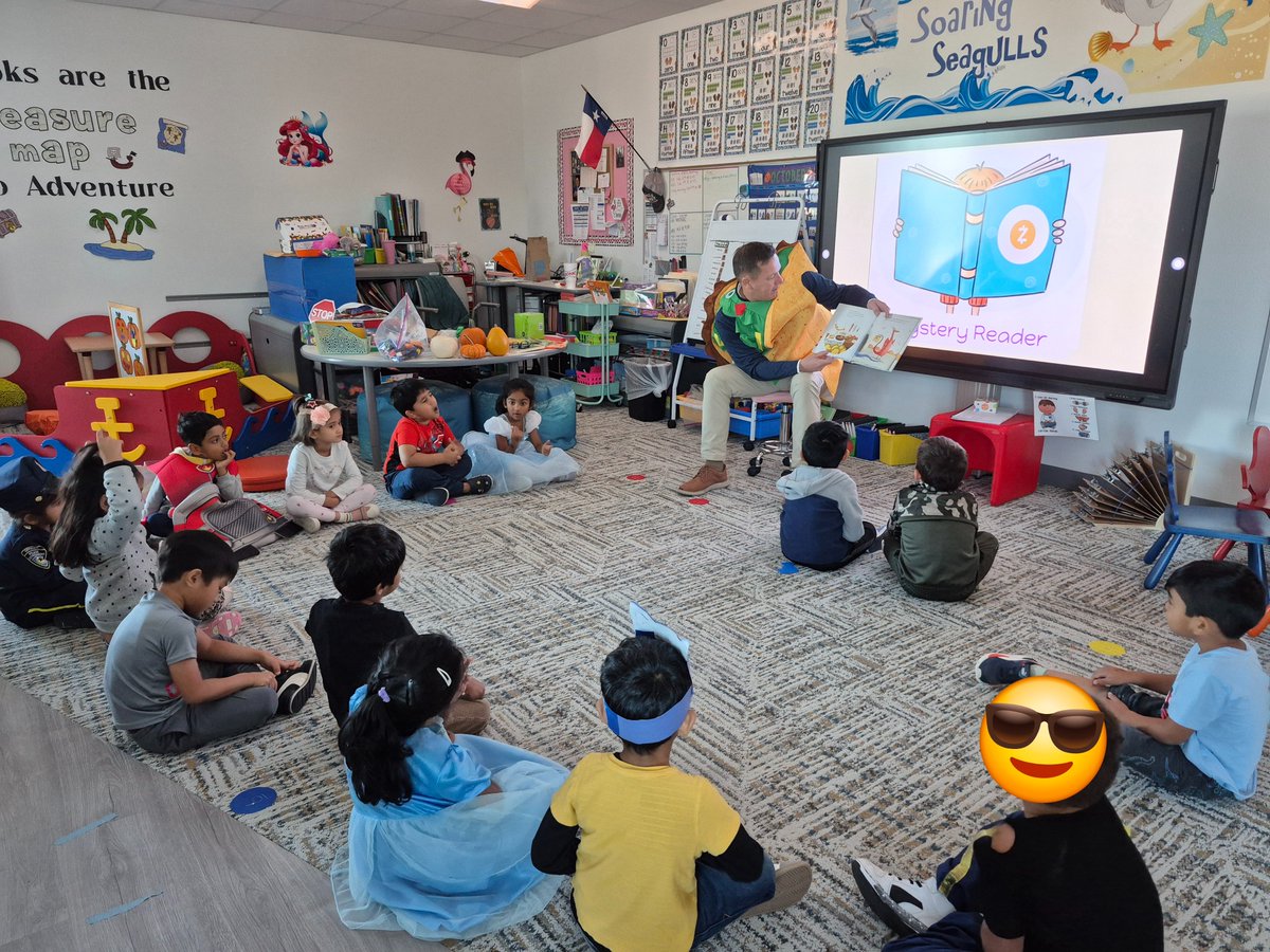 Storytime surprise — two mystery readers today! Our friends were thrilled for double the fun! 🤩📚🎉 #calhounconnects