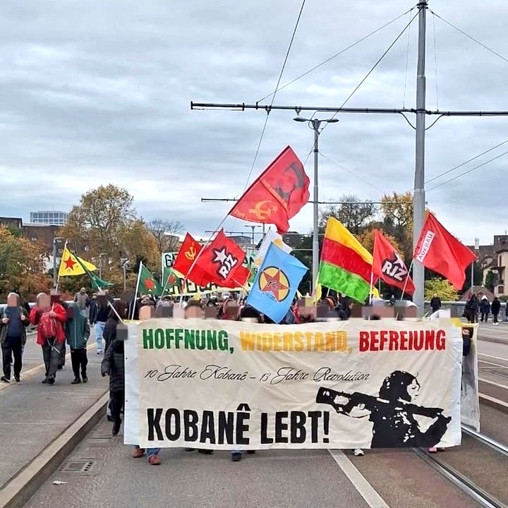 Riseup4rojavaD's tweet image. In Basel zog gestern eine Demo anlässlich des Welt Kobanê Tages durch die Strassen!

Der Widerstand und Sieg in Kobane hat weltweit Hoffnung gegeben. Hoffnung die bis heute anhält und zeigt, eine andere Welt ist möglich! 

Die Rojava Revolution lebt!

#riseup4rojava