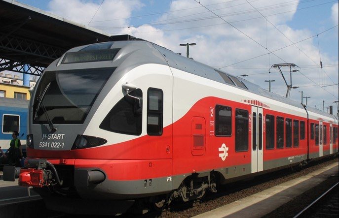 🇭🇺 Kolej na Węgrzech teoretycznie przyspieszy do 160 km/h. Na takim tle nasze problemy z 250 km/h na #CMK nie wydają się aż takie straszne 😉
Tekst: rynek-kolejowy.pl/wiadomosci/weg…