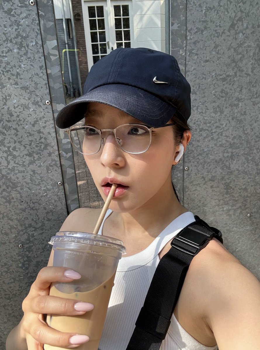 sad manga tweet media