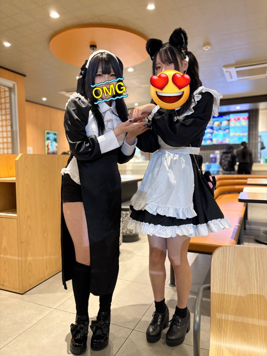 SingleProRJ's tweet photo. 萬聖夜在麥當勞遇到的變裝女高中生！

超想喊一句「拉脫母！」

#ラートム #炎炎ノ消防隊
#漂流日誌 #仮面 #日本 #ハロウィン https://t.co/qXAG0Cwo7c