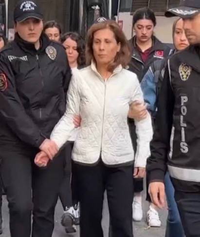 Oya Tekin'i unutmayın. 

#OyaTekinYalnızDeğildir