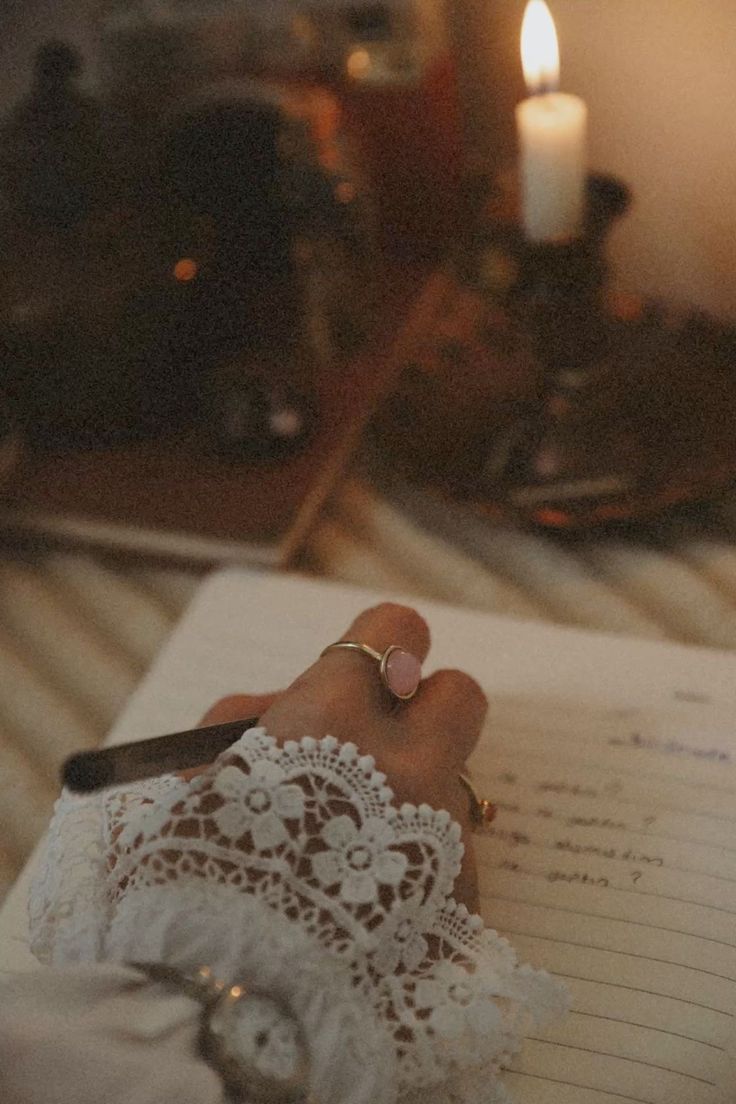 زندگی تجھ کو جبر مسلسل کی قسم 
تم سے ہر دور میں ہم نے محبت کی ہے 
#اردو_زبان
#داستان_دل