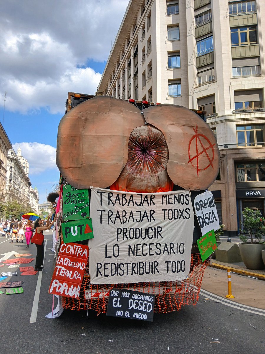 Después lloran cuando les decimos degenerados🏳️‍🌈