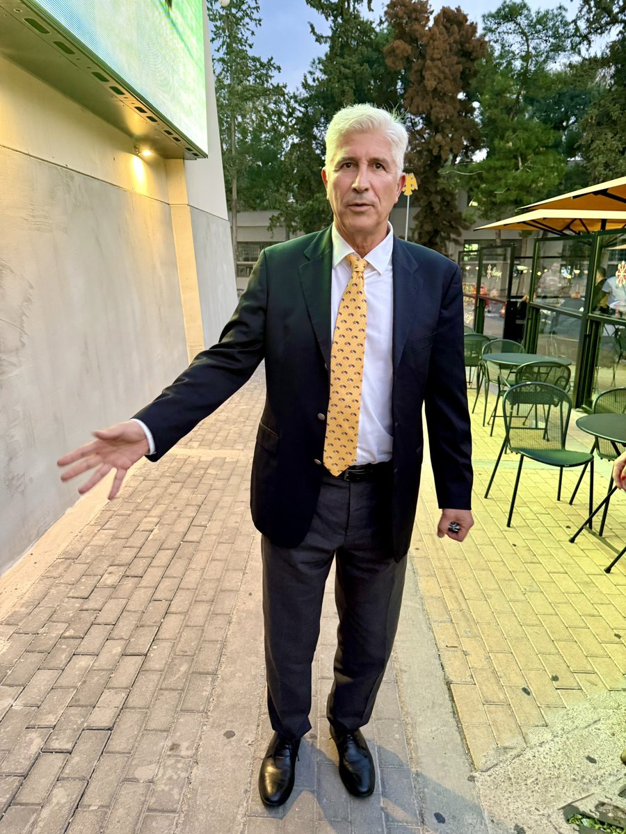 Ένας και μοναδικός …
Σ’ ευχαριστούμε για όλα …
#μανωλας4
#legend
#μονοαεκ
#ynwa
💛🖤 🦅 🔥 🇬🇷