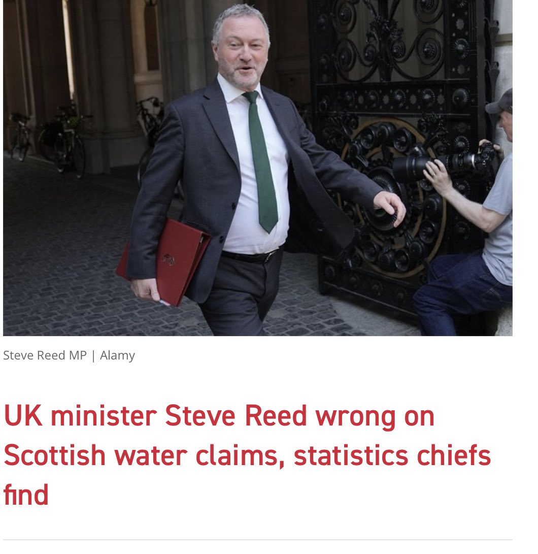 irene89383961's tweet image. This charlatan takes gifts fron #privatewatercompanies in England and LIES about public owned #ScottishWater  🏴󠁧󠁢󠁳󠁣󠁴󠁿🏴󠁧󠁢󠁳󠁣󠁴󠁿#LabourCorruption #LabourLies 🇬🇧🌹🇬🇧