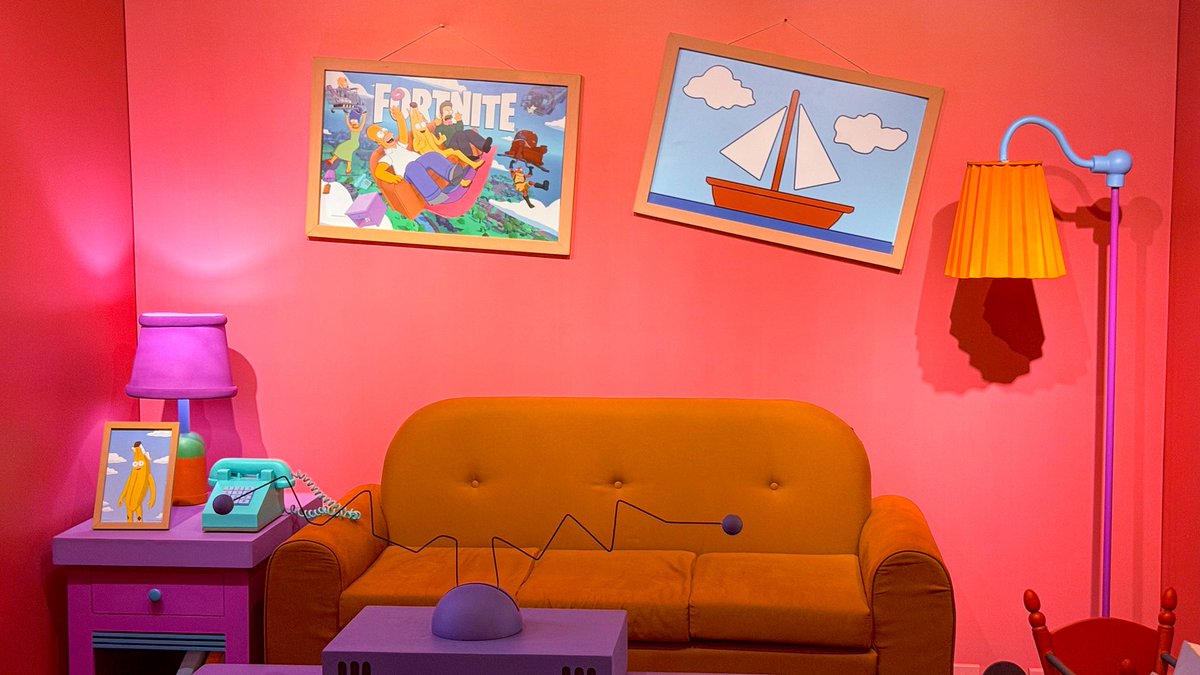 Já estamos esperando vocês aqui na sala dos Simpsons! 🛋️

Hoje é o último dia pra vocês passarem pelo nosso cenário, tirar fotos e levar brindes (até quando durarem os estoques).

Estamos no Shopping Top Center, piso térreo.

📍 Av. Paulista, 854 - São Paulo
🕑 O evento vai rolar
