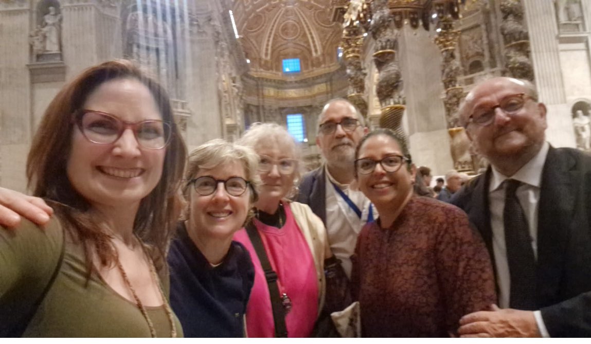 Momentos especiales vividos en el jubileo del mundo educativo. El Papa León XIV transmite un mensaje profundo y esperanzador: Educar: acto de amor, con 4 pilares fundamentales: interioridad, unidad,amor y alegría.
Vivir el jubileo es renovar mi pasión y vocación por la educación