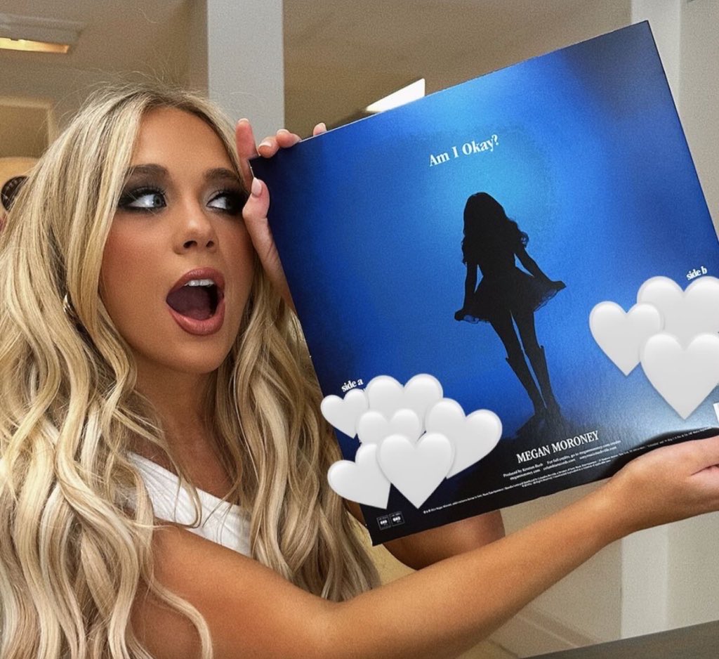 emogirlinmirror's tweet image. I'm #notokay AIO FOREVER!!!