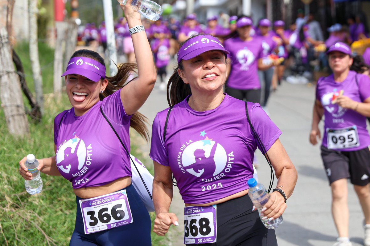 rovillalba's tweet photo. Celebramos el éxito de la Carrera de la Mujer Opita corrida hoy en #LaPlata. Una gran afluencia de público disfrutó un evento organizado con dedicación y seguridad, que llevó felicidad y esparcimiento a las mujeres del occidente del #Huila. Destaco el compromiso de la administración local y de las gestoras de La Plata y Huila, demostrando que toda la institucionalidad está con los plateños.