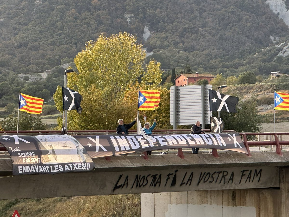 A Gurb, un diumenge més, continuem amb l’acció
#PontsPerIndependència
PERSISTIM i PERSEVEREM en la lluita per la LLIBERTAT i la INDEPENDÈNCIA de CATALUNYA. ⬇️