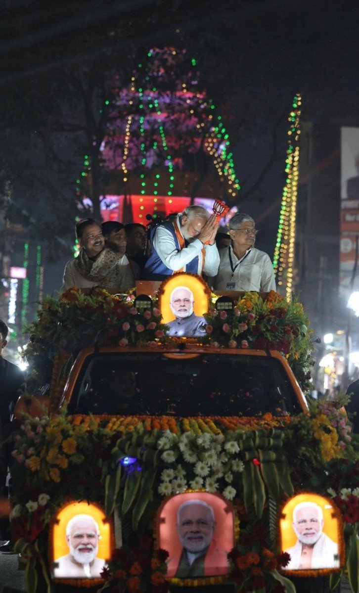 NaMoInTamil_'s tweet image. எனவே, எங்கள் NDA கூட்டணிக்கு மீண்டும் பாட்னா மக்களின் ஆசீர்வாதங்களை நான் வேண்டிக்கொள்கிறேன். வரும் காலங்களில் பாட்னா அனைத்துத் துறைகளிலும் சிறந்த வளர்ச்சிக்கு ஒரு எடுத்துக்காட்டாகத் திகழும் என்பது இந்த மோடியின் உத்தரவாதம்.

#ModiNitishForBihar Patna #BiharElection2025