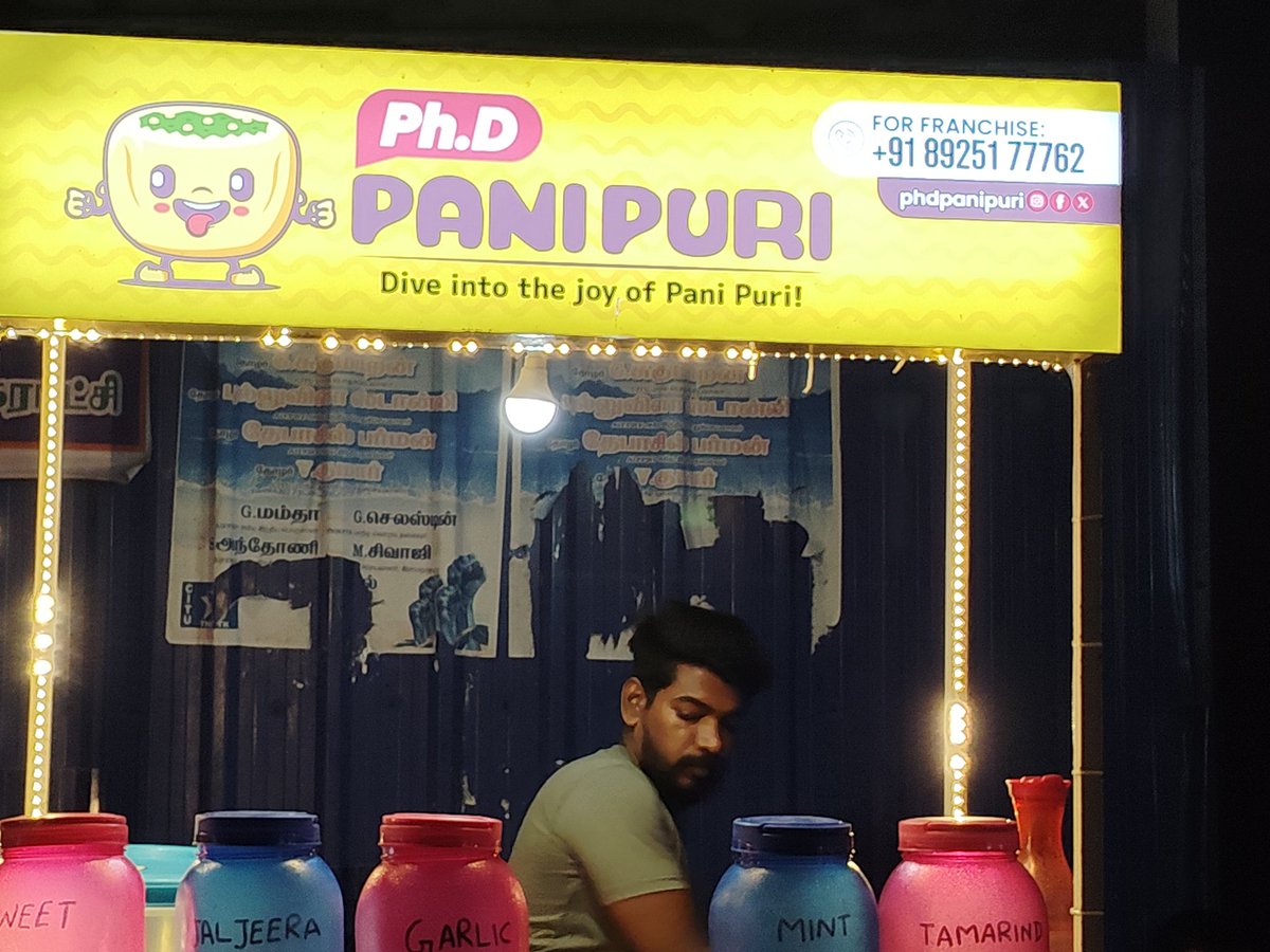 Shaileshcsjm's tweet photo. Mba chai wala ke bad Ph.D. pani puri ..

#rameshwarambeach
#agnitheertham 
#rameshwaram https://t.co/iUsod0tc0X