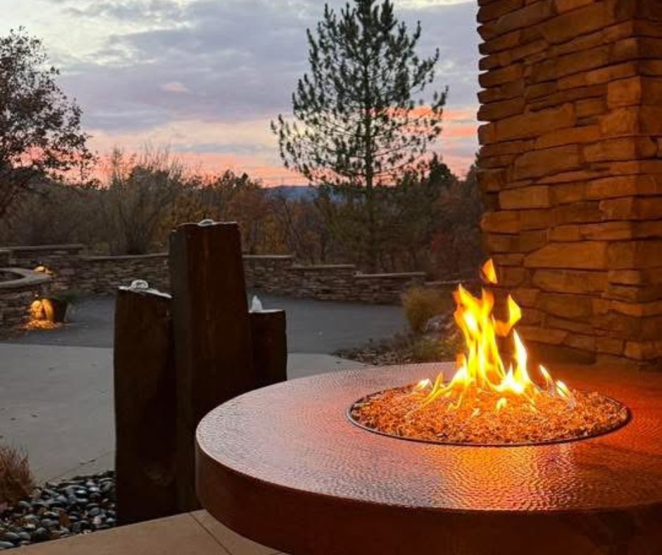 AllBackyardFun's tweet image. The glow, the view, the vibe ✨🔥
Our customer created the ultimate cozy retreat with their Oriflamme Fire Table— proof that fall nights are better by the fire.

Tag us in your #BackyardFun moments for a chance to be featured!

#AllBackyardFun #OriflammeFireTable #OutdoorLiving