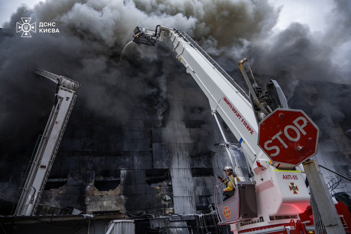 Russia is carrying out a genocidal war of aggression to annihilate the Ukrainian people.

Russians use drones, missiles, bombs and rockets to attack civilians specifically – a war crime.

📷Photo by Anna Pohoretskaya, Kyiv State Emergency Service