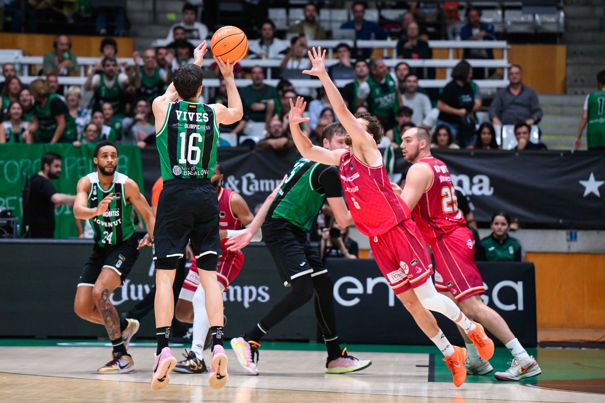 FlashPenya's tweet image. 📊STATS | La @Penya1930, després de vèncer el @flleida (82-68), encapçala ja la classificació de la #LligaCatalanaACB.

1⃣ Penya: 1-0 (+14)
2⃣ Andorra: 1-0 (+2)
3⃣ Lleida: 1-1 (-9)
4⃣ Manresa: 0-0
5⃣ Girona: 0-1 (-2)
6⃣ Barça: 0-1 (-5)