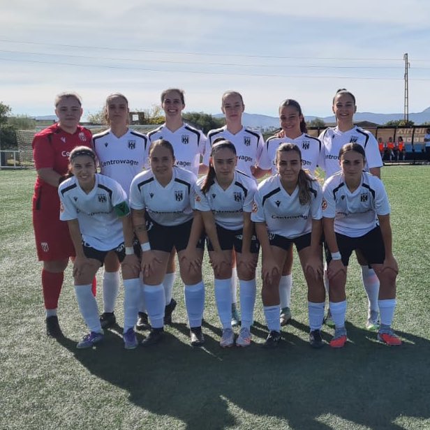 ✅ ¡Finaaaaal! Final con victoria en casa 
Nuestras romanas se llevan los 3 puntos 🙌🏻⚽️

#MéridaFemenino 1-0 <a href="/CDvillanovense/">C.D. Femenino Villanovense</a> 

🫡 Gran partido, equipo ⚪️⚫️