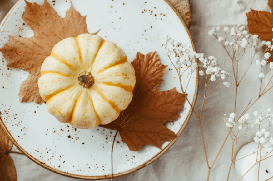 PalmBeachesFL's tweet image. 🦃 November is here - it’s time to plan your Thanksgiving feast! 🍽️ Whether you’re craving ocean views or chef-crafted classics, The Palm Beaches have your holiday table set. 

👉 See where to dine: thepalmbeaches.com/blog/where-eat…

#ThePalmBeaches #HolidayDining #WestPalmBeach