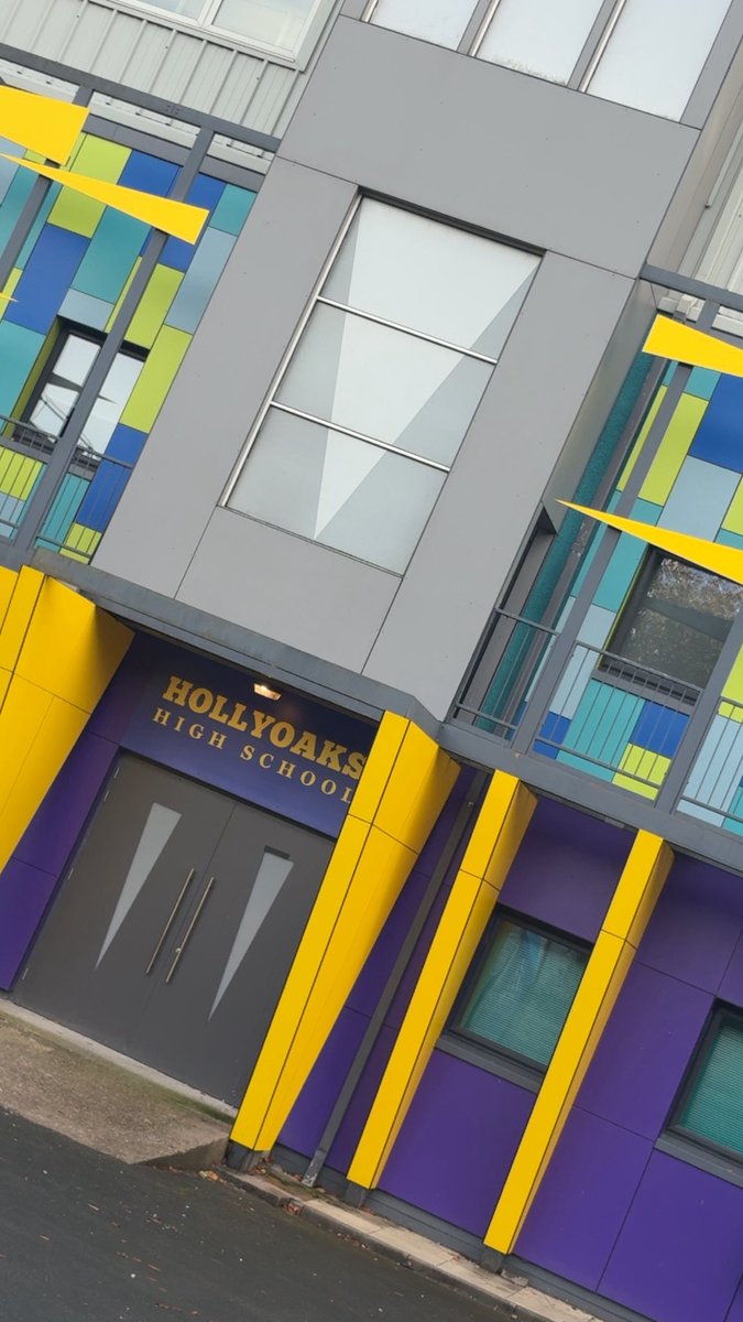ne0nphoenix's tweet photo. @Hollyoaks can i be on the show pls? i rlly like acting x https://t.co/IvFef4HoYX